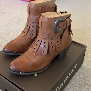 ARIAT booties new in box …..I wore once.